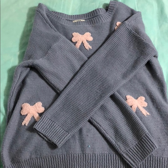 sweater - Picture 2 of 4